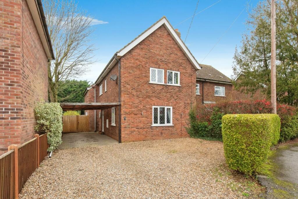 4 bedroom semidetached house for sale in Pearces Close, Hockwold, IP26
