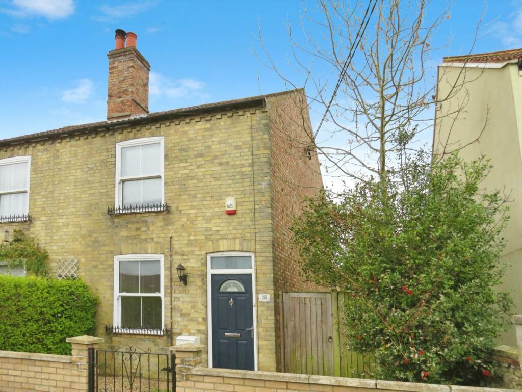 2 bedroom semidetached house for sale in Thetford Road, Brandon, IP27