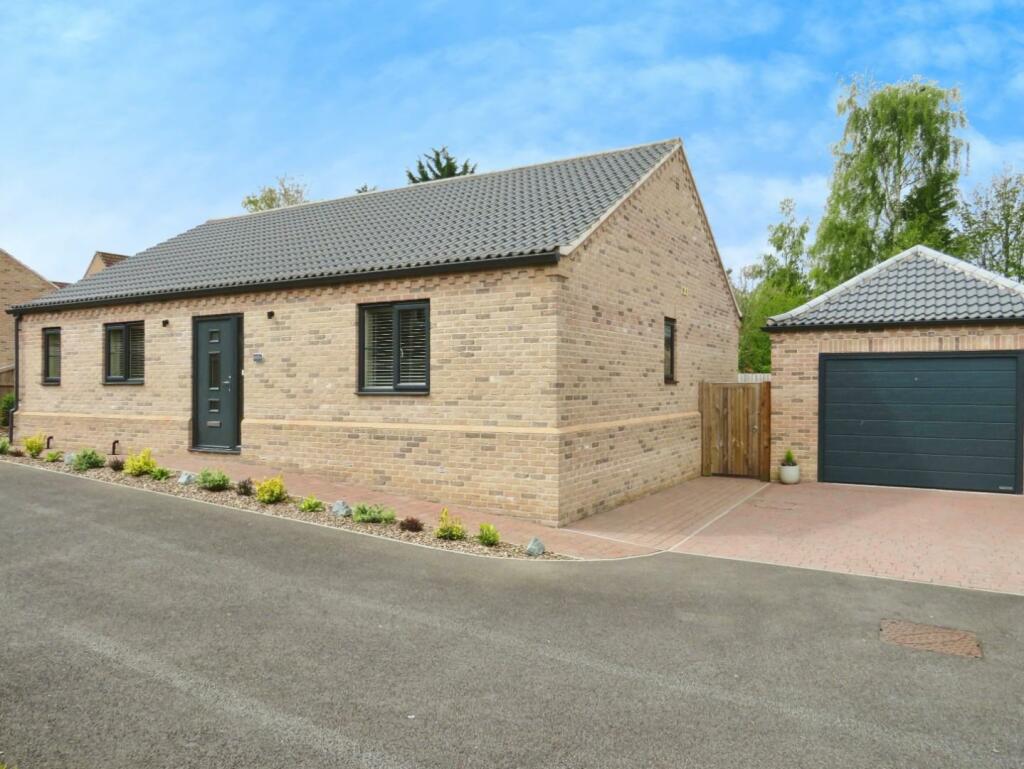 3 bedroom detached bungalow for sale in Thetford Road, Brandon, IP27