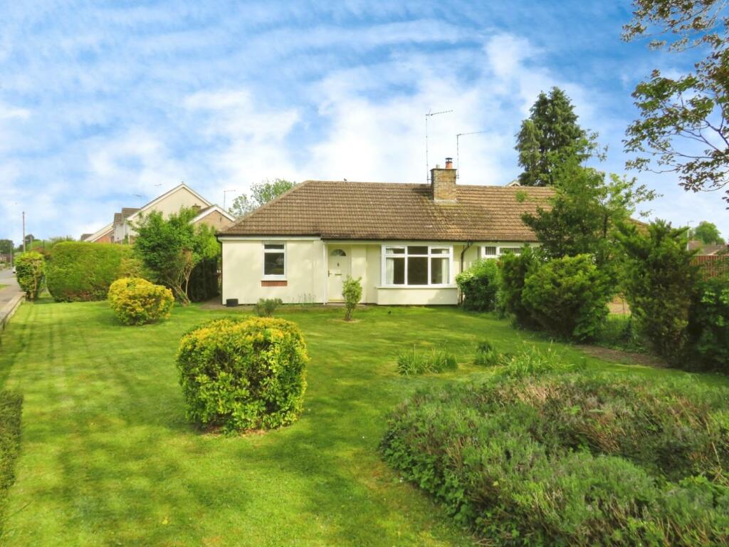 2 bedroom semidetached bungalow for sale in Fleming Avenue, Mildenhall