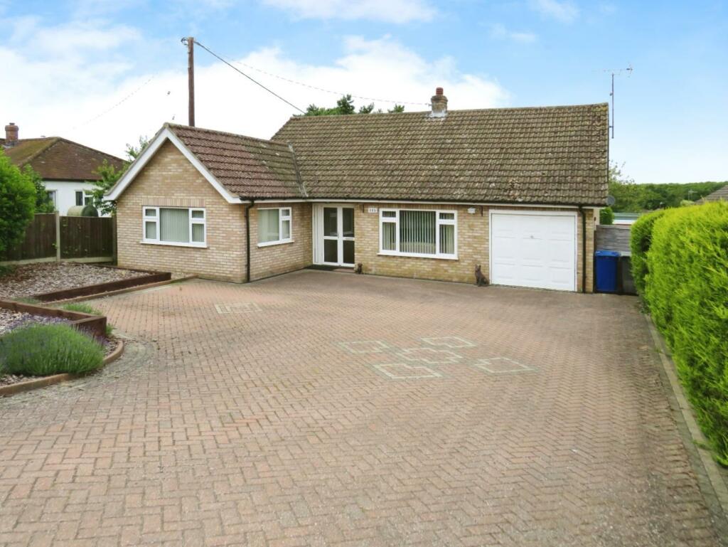 3 bedroom detached bungalow for sale in Thetford Road, Brandon, IP27