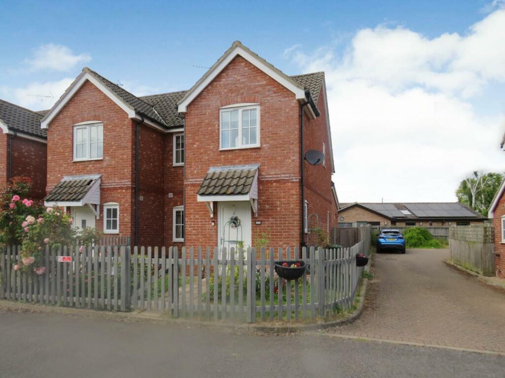 3 bedroom end of terrace house for sale in Old School Close, Feltwell, IP26