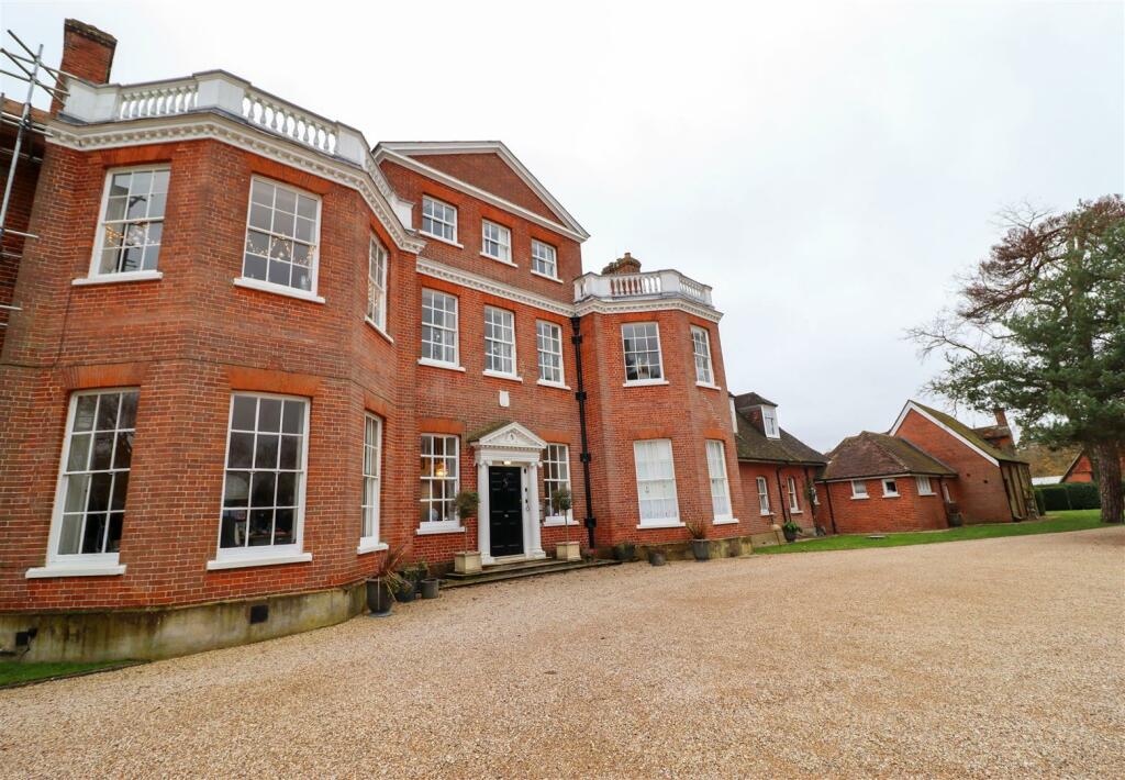 1 bedroom apartment for sale in Firgrove Road, Eversley, Hook, RG27