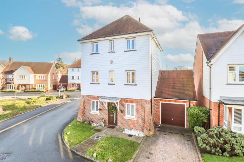 Main image of property: Kingfishers, Fleet