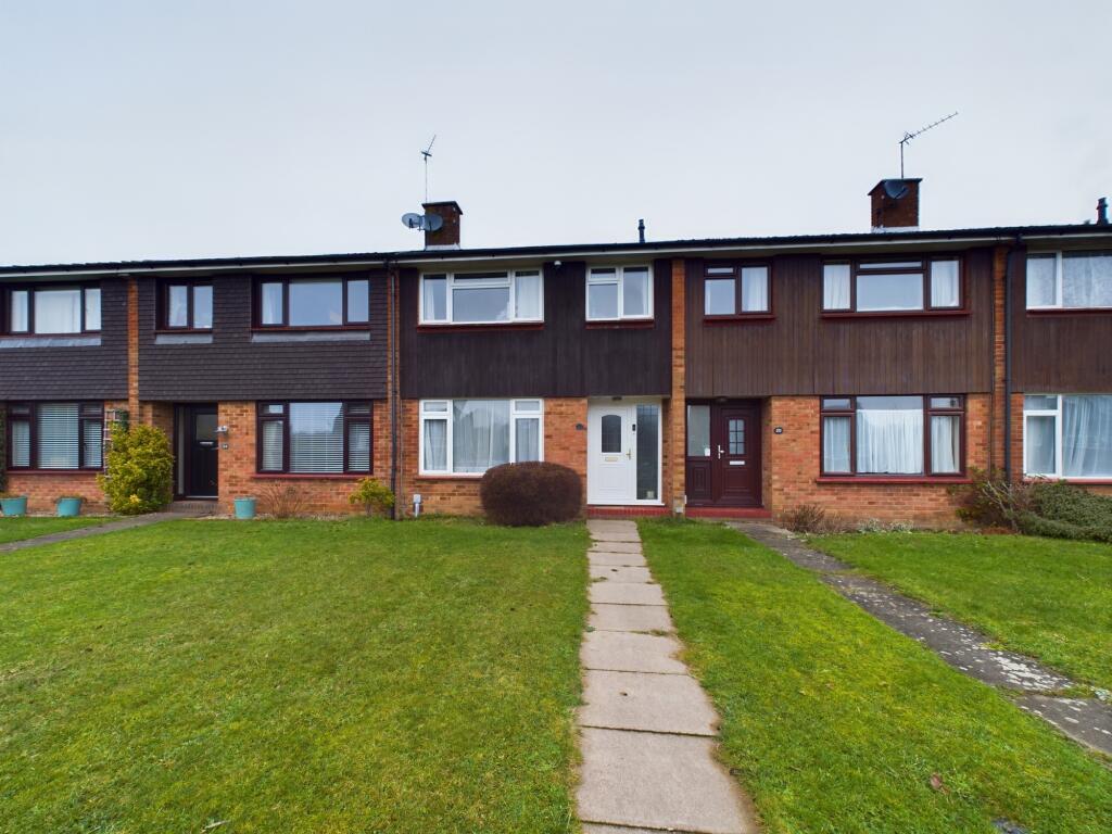 3 bedroom end of terrace house for sale in Meadow Walk, Tylers Green, HP10