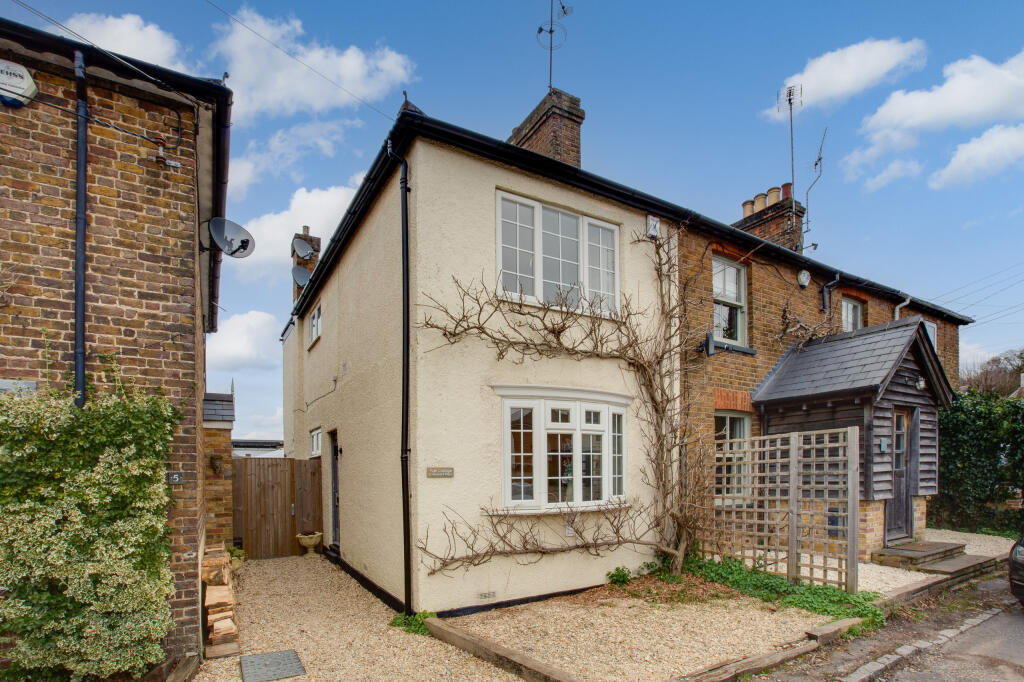 3 bedroom semi detached house for sale in Yule Cottage Hedsor