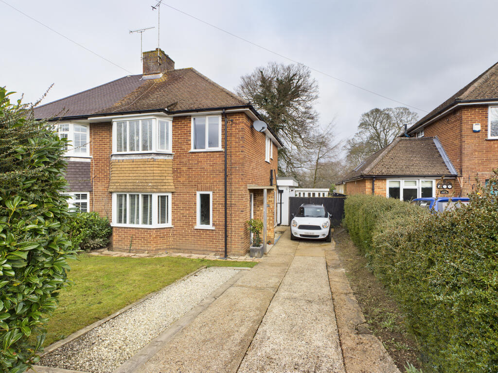 3 bedroom semidetached house for sale in Beaumont Way, Hazlemere, High