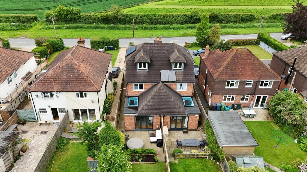 3 bedroom semidetached house for sale in Sunset Cottage, Warrendene