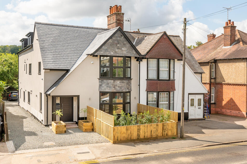 1 bedroom flat for rent in London Road, High Buckinghamshire