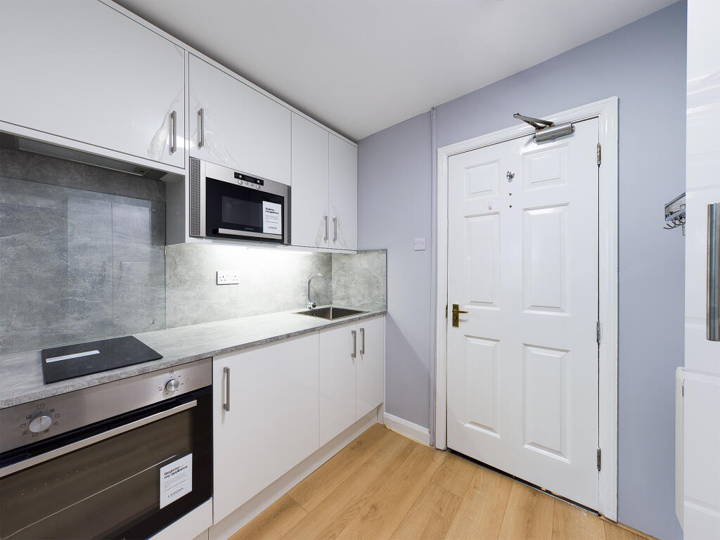 Main image of property: All Bills Included, Amersham Hill, High Wycombe, HP13 6NU