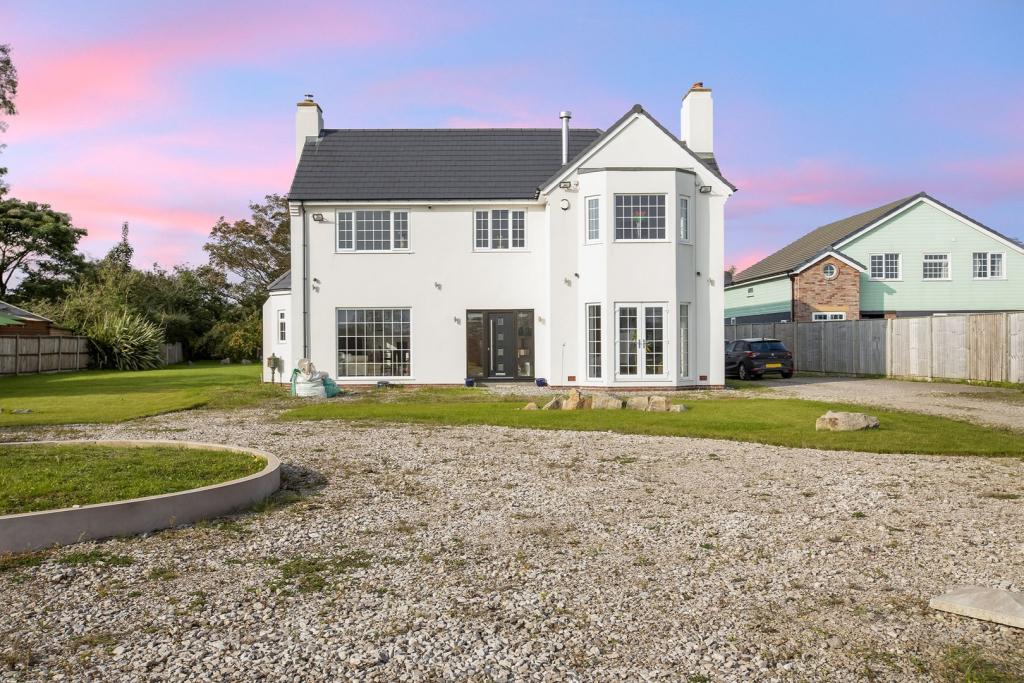 6 bedroom detached house for sale in Head Dyke Lane,Preesall,Poultonle