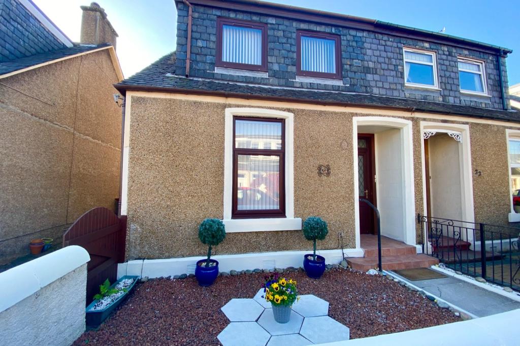 3 bedroom semidetached house for sale in 24 Steps Street