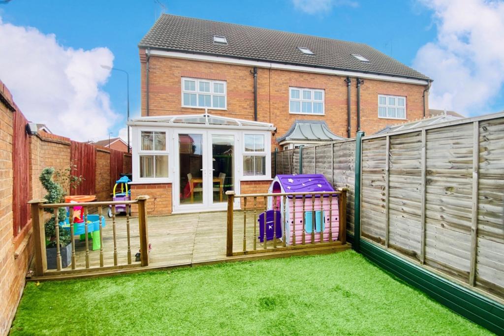 3 bedroom town house for sale in Knavesmire Avenue, Laughton Common, S25