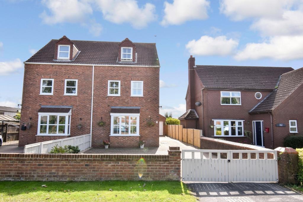 3 bedroom semidetached house for sale in Scawby Road,Scawby Brook