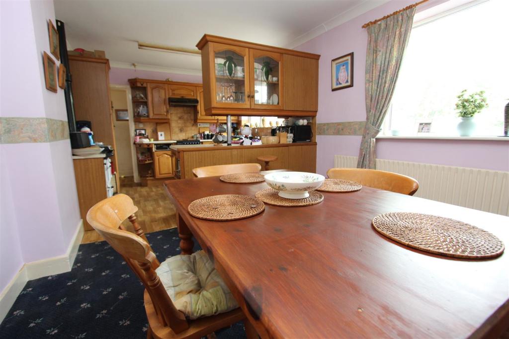 3 bedroom house for sale in Glascoed Road, St. Asaph, LL17