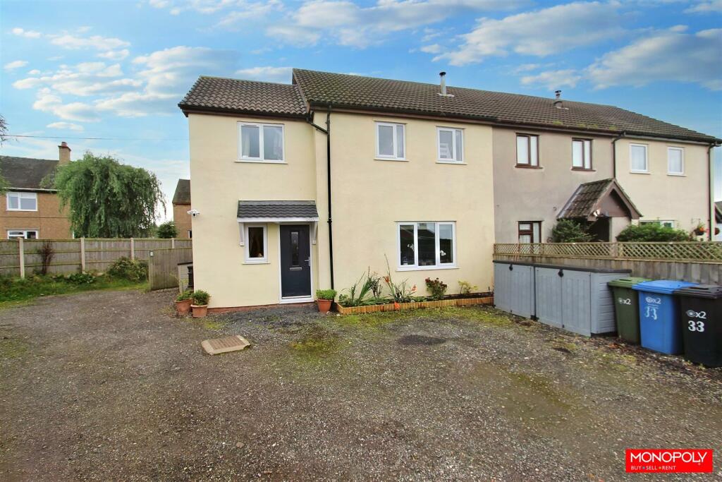 4 bedroom end of terrace house for sale in Parc Y Llan, Llanfair
