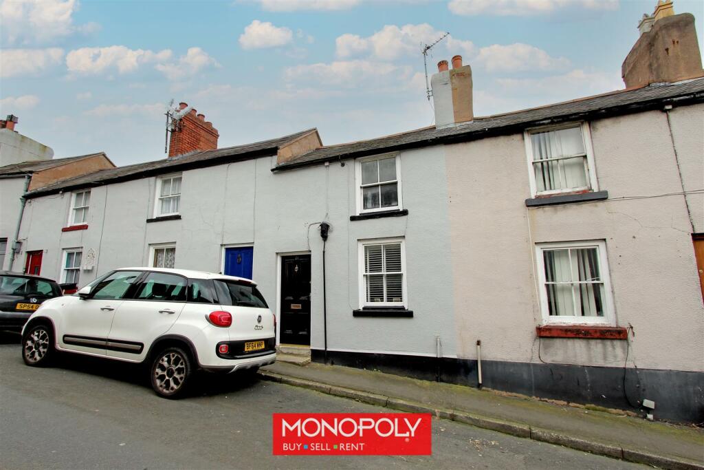 1 bedroom terraced house for sale in Beacons Hill, Denbigh, LL16
