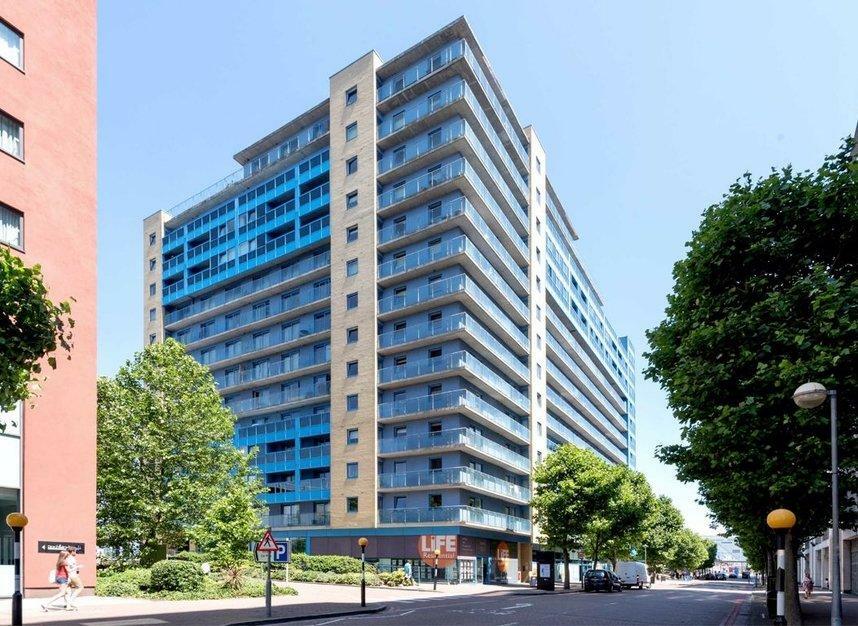 2 bedroom flat for rent in Westgate Apartments, Royal Victoria Dock, Canary Wharf, London, E16 1BN, E16