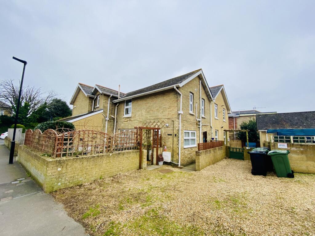 Main image of property: Flat 4, 41 Avenue Road, Shanklin, Isle of Wight