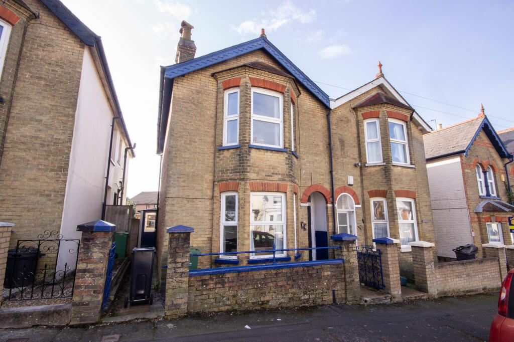 Main image of property: Yarborough Road, East Cowes, Isle of Wight