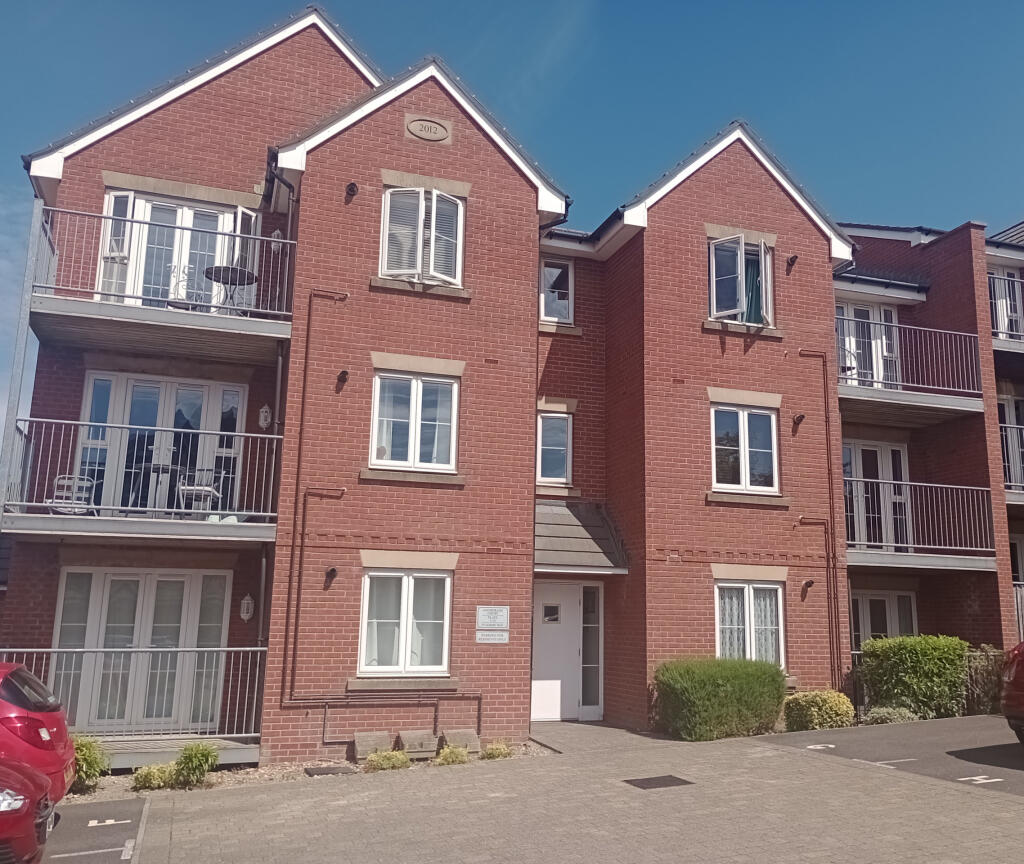 Main image of property: Flat 3, Anchorage Court, 19 Albert Way, East Cowes, Isle of Wight