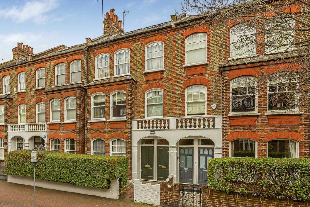 3 bedroom flat for sale in Albert Bridge Road, Battersea, SW11