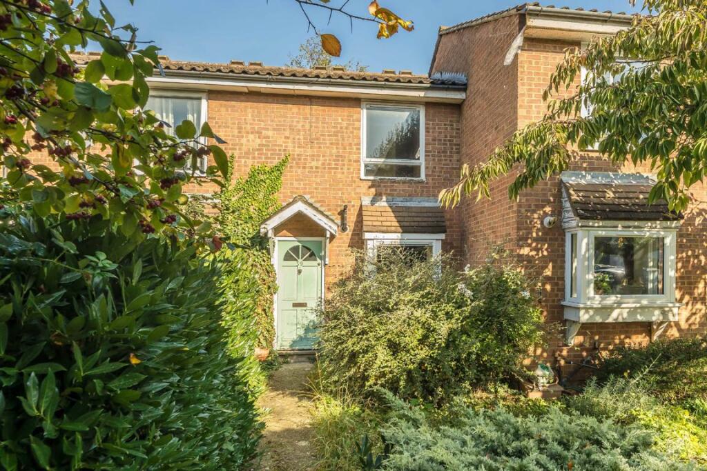 Main image of property: Arundel Close, Between the Commons