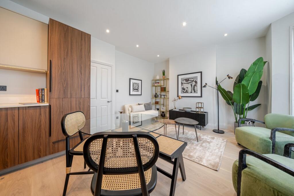 Main image of property: Ravenslea Road, Balham, SW12