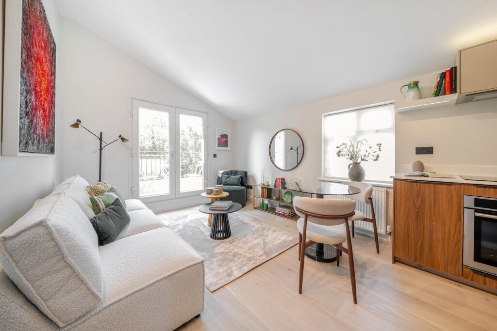 Main image of property: Ravenslea Road, Balham, SW12