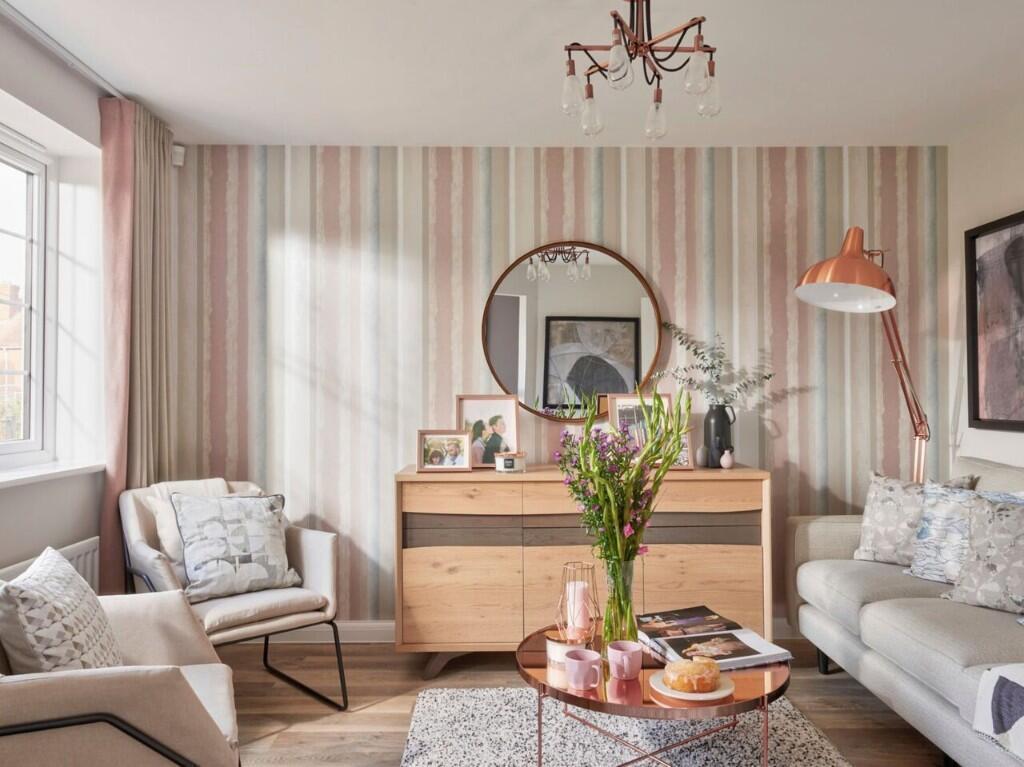 Main image of property: Rawreth Lane,
Rayleigh,
Essex,
SS6 9RH