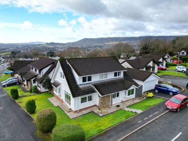 5 bedroom detached house for sale in Bittern Court, Leiros Park