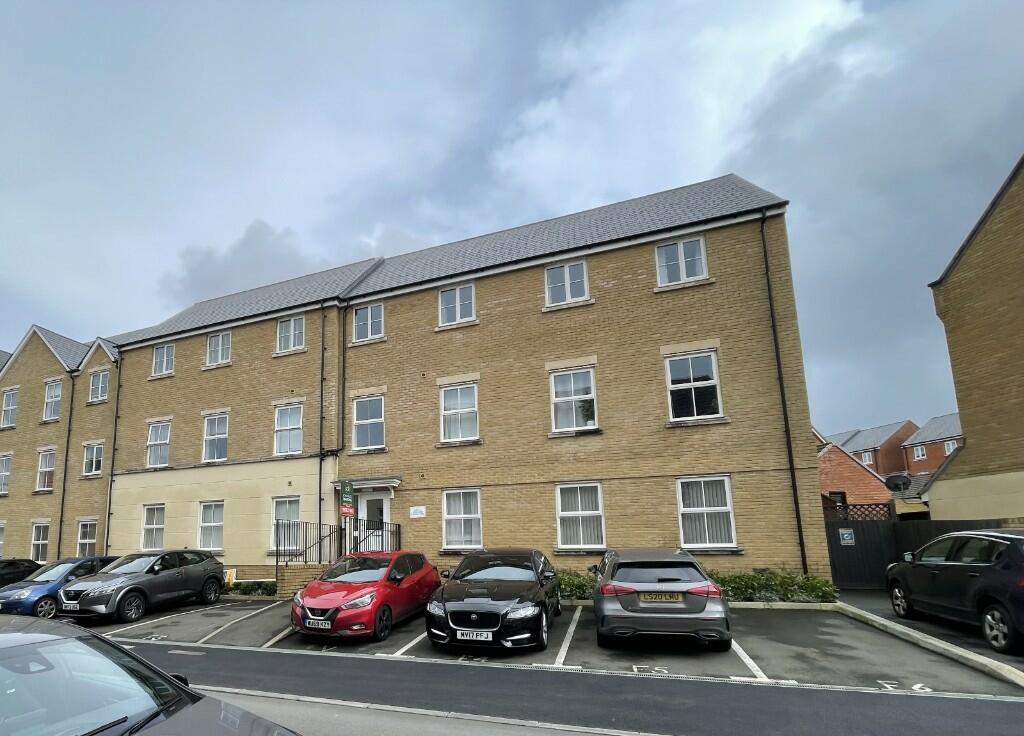 2 bedroom apartment for rent in Forte House, Truscott Avenue, Swindon, Wiltshire, SN25