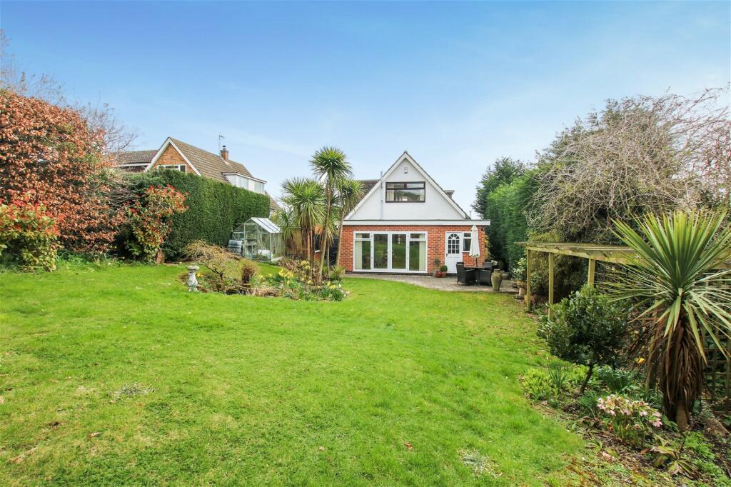 3 bedroom detached house for sale in Olive Grove, Burton Joyce