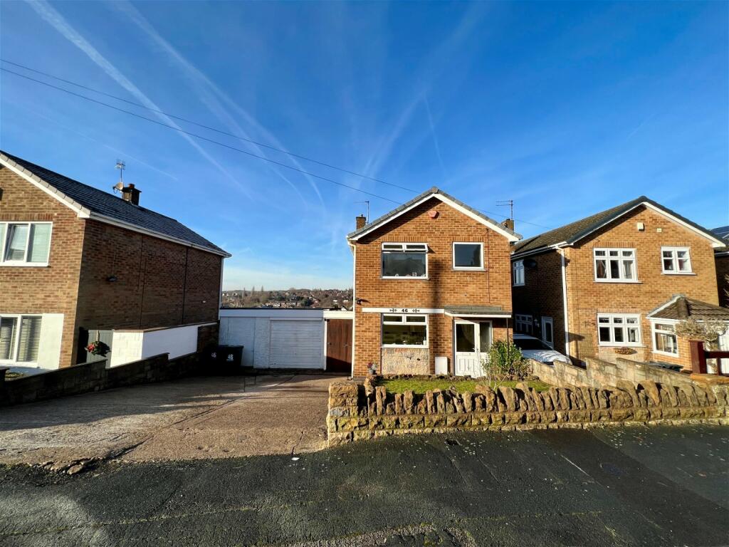 3 bedroom detached house for sale in Patricia Drive, Arnold, Nottingham