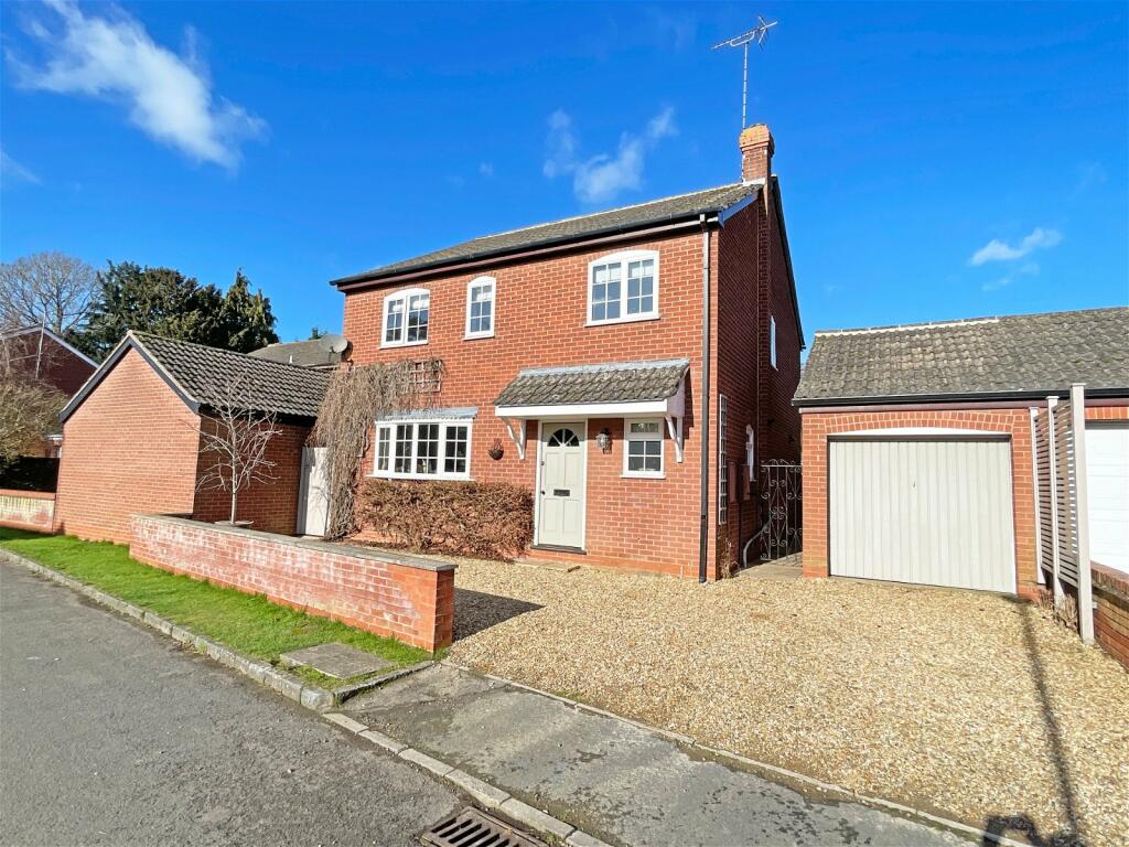 4 bedroom detached house for sale in Tower Court, Lubenham, Market