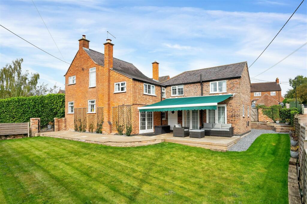 5 bedroom detached house for sale in Baggrave End, Barsby, Leicester