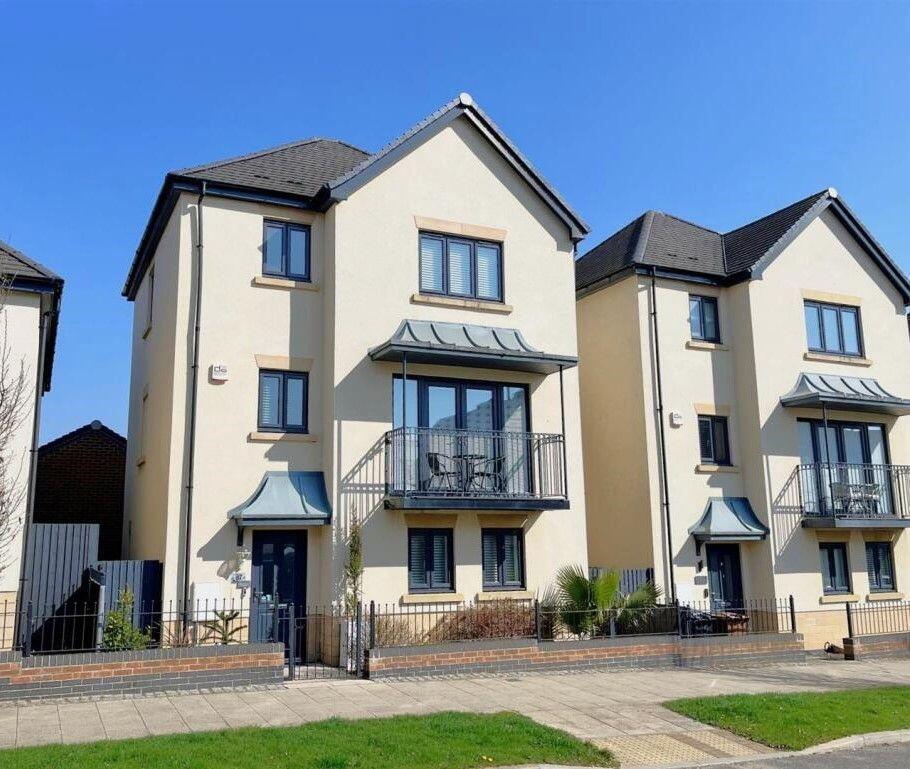 Main image of property: The Avenue, Priors Hall, NN17 5EP