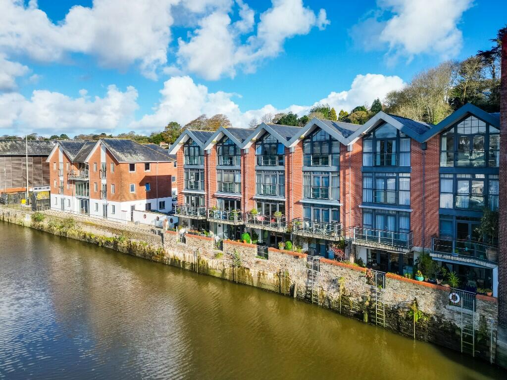 4 bedroom terraced house for sale in Malpas Road, Truro, TR1