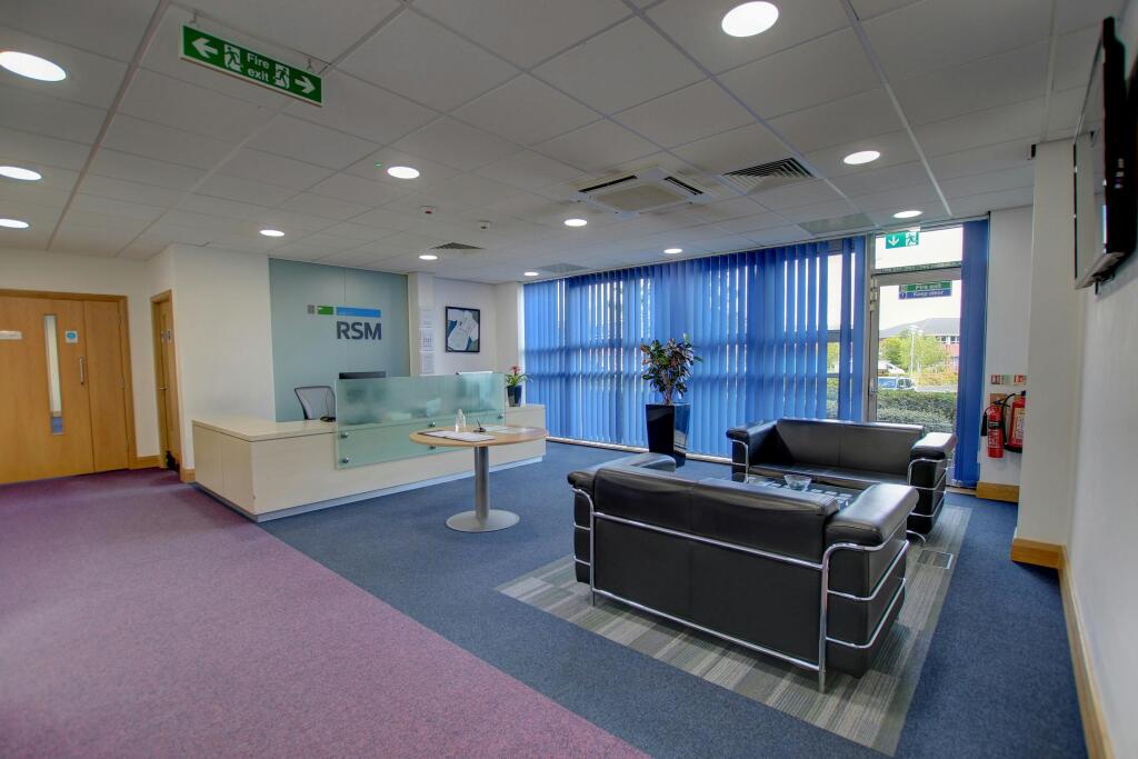 H7D_4299_300_301_Interior 2.jpg