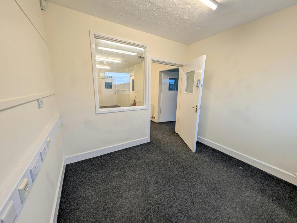 Denham Court Brunel Drive Newark 34.jpg