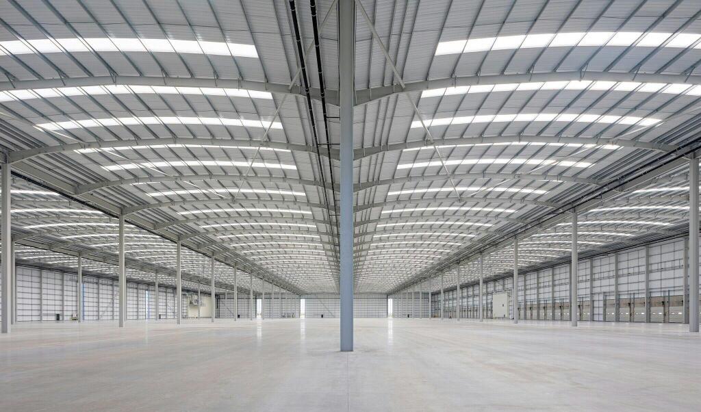 LincolnGreenWayDoncasterSYKDoncaster420SubstantialWarehouseSpace16LargeHighDefinitione .jpg