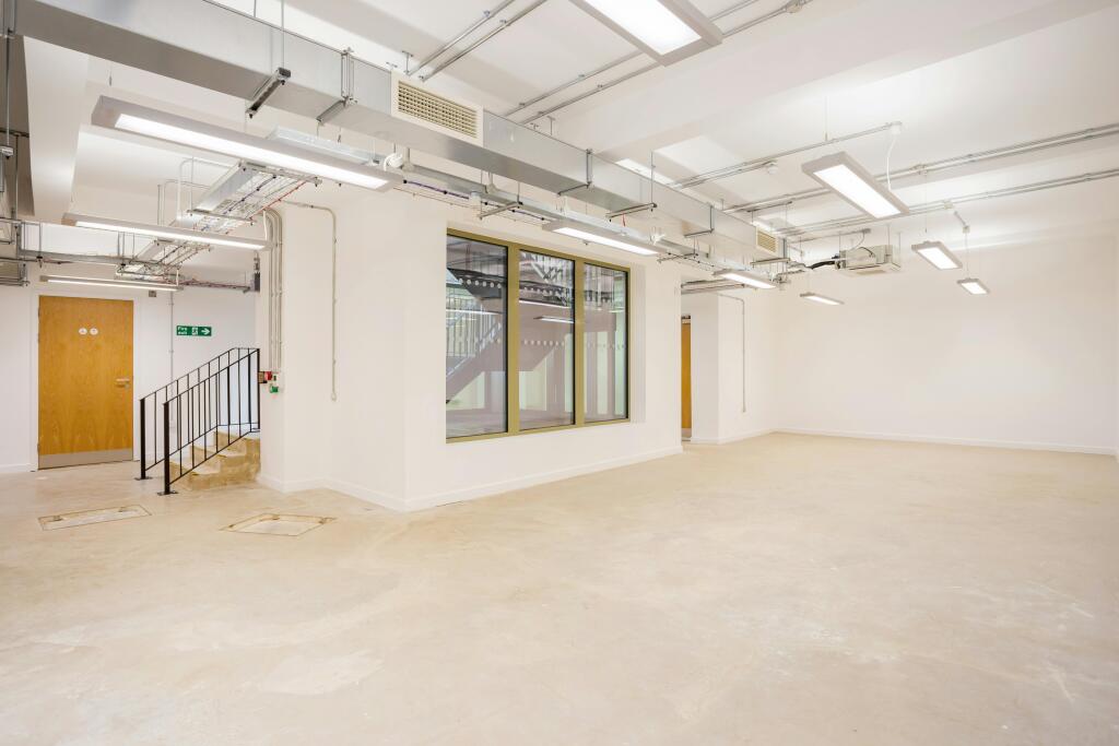 61629 _ 13 George Street Oxford 23.jpg