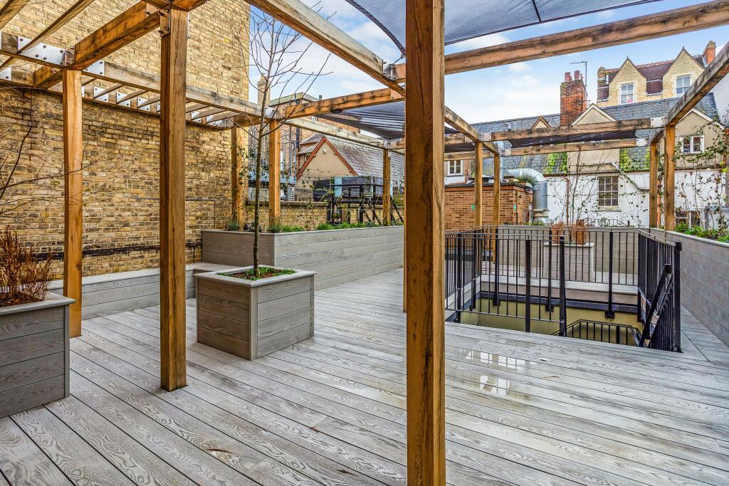 61629 _ 13 George Street Oxford 32.jpg