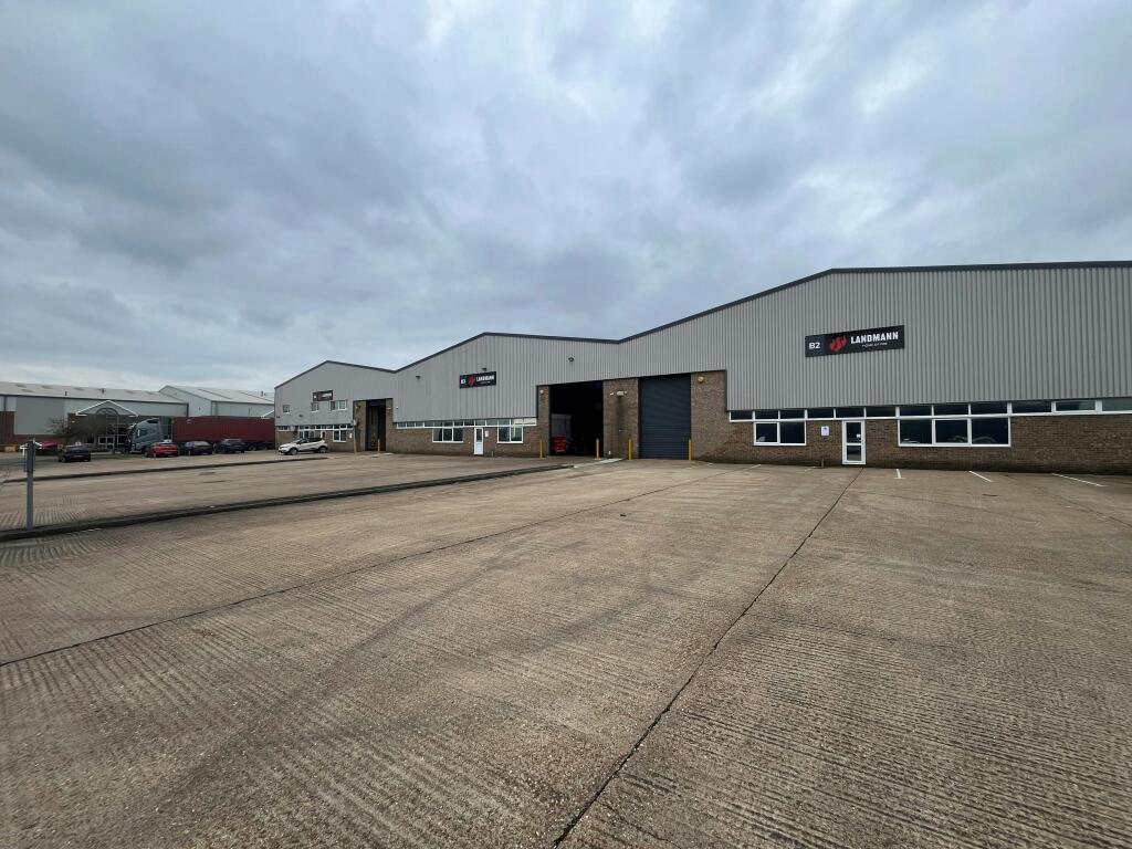 Front yard and units.jpg