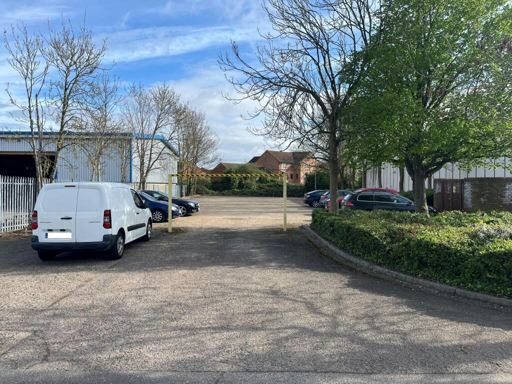 entrance to car park 11 04 24.jpg