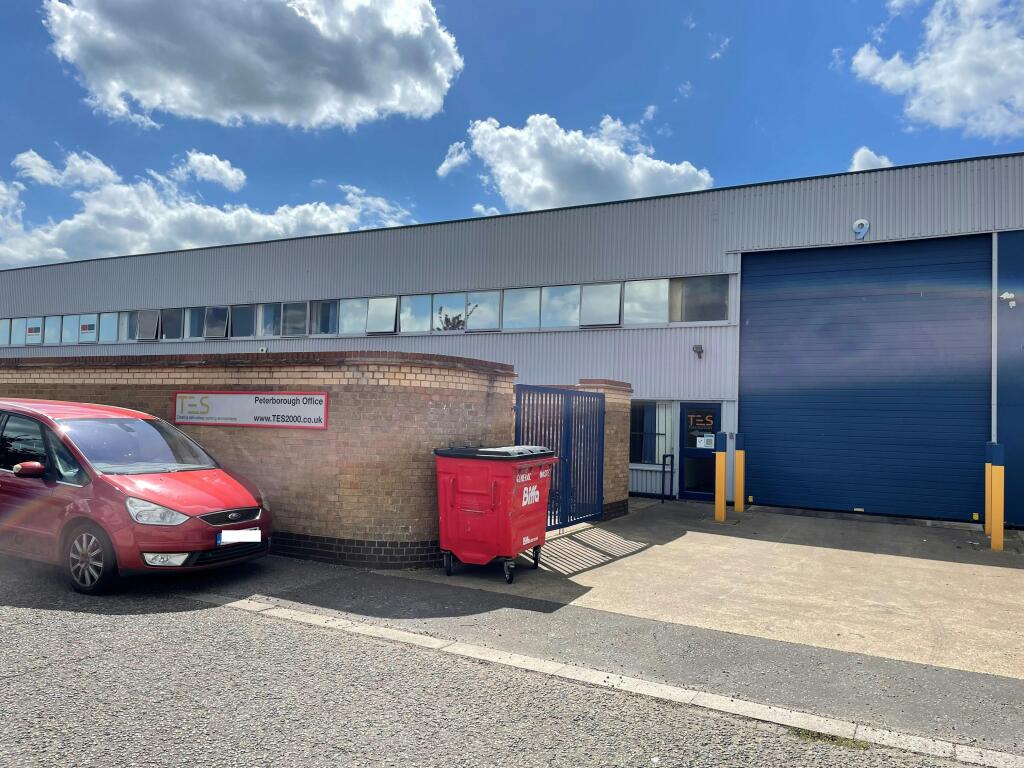 9 Stapledon Road brochure.jpg