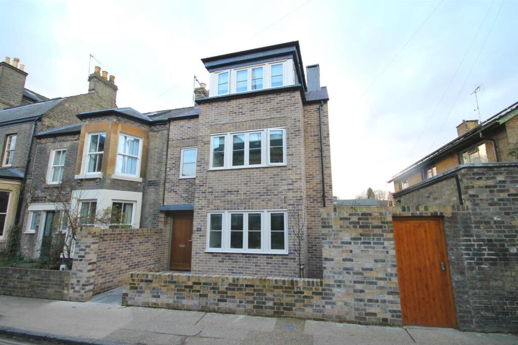 Main image of property: Flat 4, 22 Panton Street, Cambridge