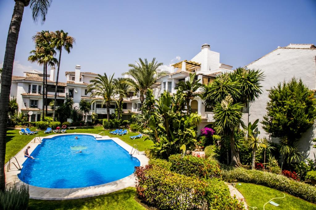 2 bedroom apartment for sale in Nueva Andalucia, Costa Del Sol, Spain