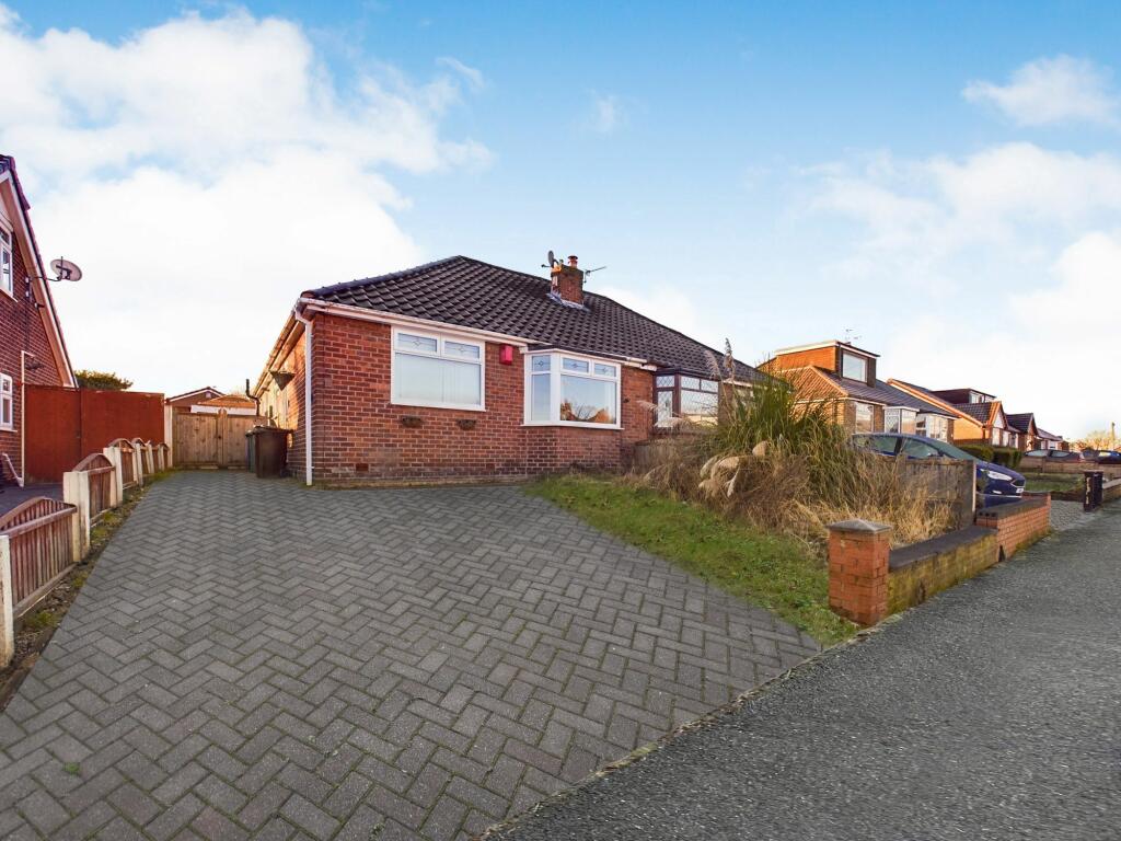 3 bedroom semidetached bungalow for sale in Heathfield Drive, Tyldesley, M29