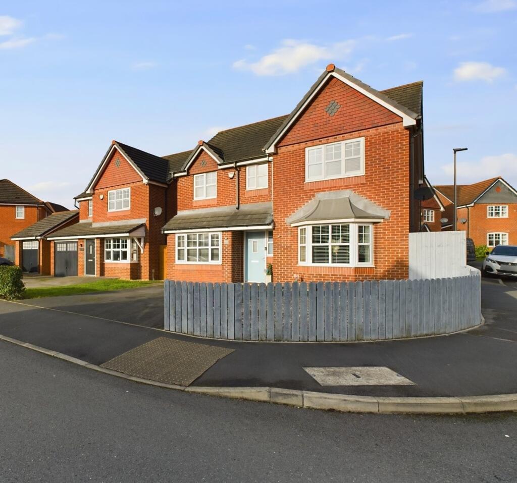 Main image of property: Lark Hill, Tyldesley, M29